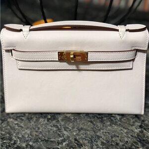 Elegant White Leather Handbag